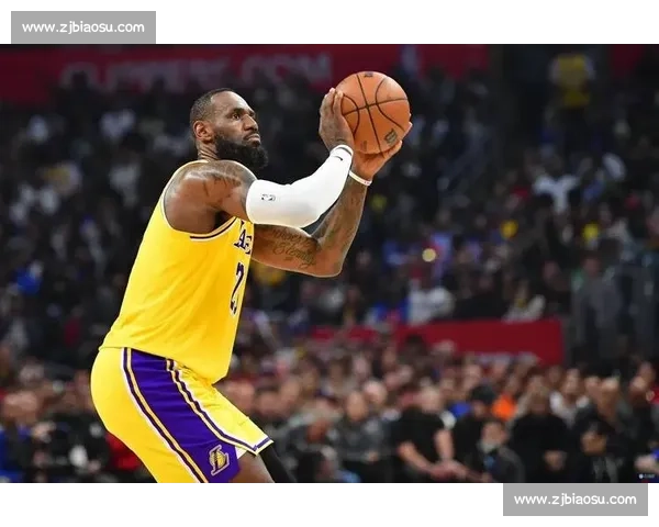 湖人对决热火总决赛第三场回放詹姆斯领军走势解析关键时刻攻防全景复盘